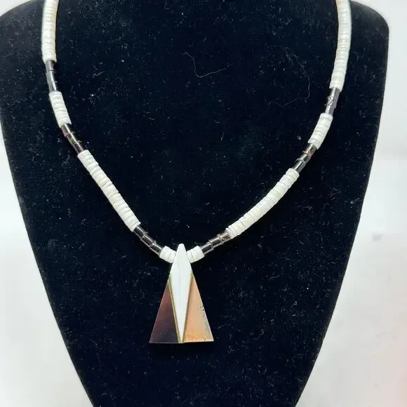 VTG Heishi Beaded Necklace With Triangular Stone Inlay Pendant Black White Brown - Picture 2 of 4